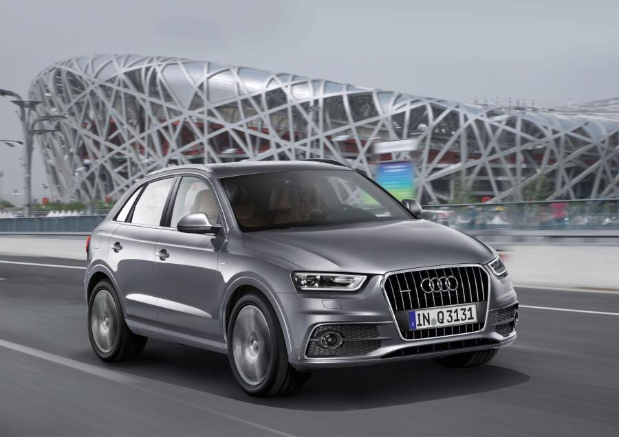  Audi Q3 2.0 TFSI Quattro S-Line (8U) 2011 года  (WW) (фото 1 из 68)
